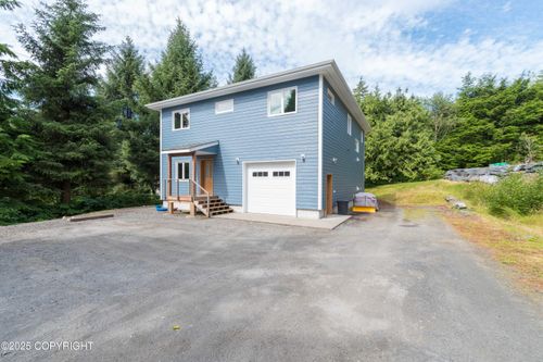 12101 Elderberry Ln, Ketchikan, AK, 99901-9324 | Card Image