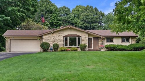 W215N10105 Hickory Drive, Germantown, WI, 53017 | Card Image
