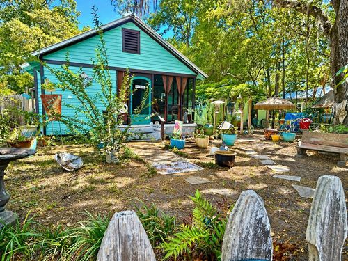 259 Dr Frederick S Humphries St, Apalachicola, FL, 32320-1388 | Card Image