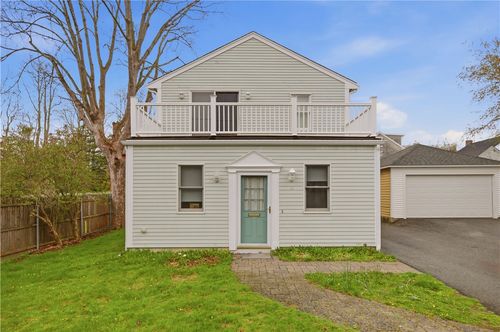 16 Cummings Rd, Newport, RI, 02840-1711 | Card Image