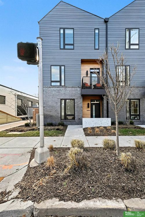 5302 Elmwood Plz, Omaha, NE, 68106-1023 | Card Image