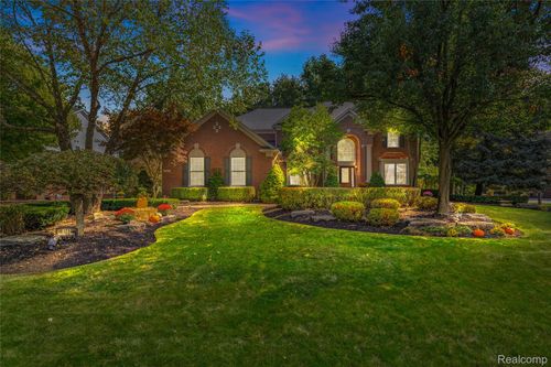 8542 Newbury Ct N, Canton, MI, 48187-4444 | Card Image
