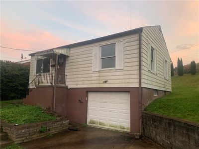 205 Bryan St, House other with 2 bedrooms, 1 bathrooms and null parking in Evans City Boro PA | Image 2