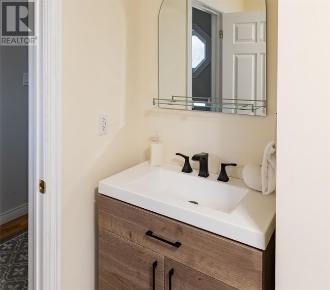 7 Main Rd, House other with 2 bedrooms, 3 bathrooms and null parking in Blaketown NL | Image 4