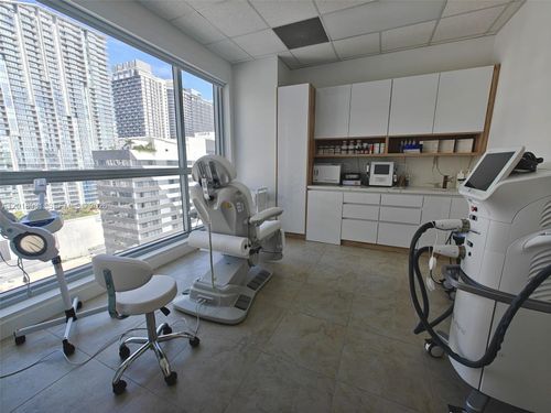 2006-175 Sw 7th St, Miami, FL, 33130-2961 | Card Image