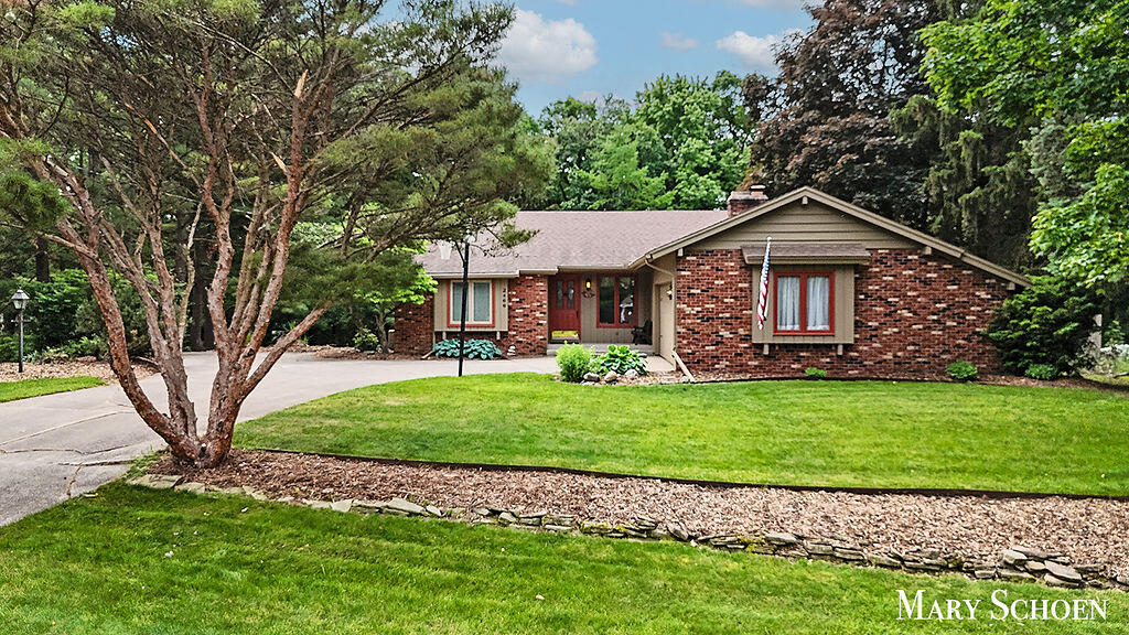 Cedar Crest Dr, Grand Rapids, MI 49525
