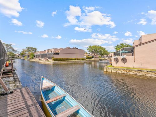 12259 Nw 11th St, Pembroke Pines, FL, 33026-3830 | Card Image