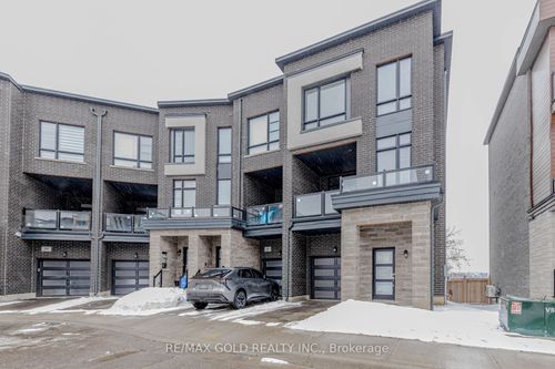 39 Inverary Cres, Vaughan, ON, L4H5G8 | Card Image