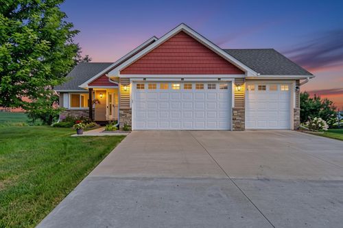 914 Prestwick Dr, Belle Plaine, MN, 56011-4100 | Card Image