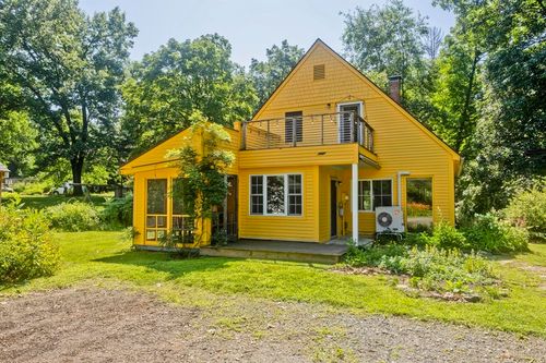70 Old Sunderland Rd, Montague, MA, 01351-9510 | Card Image
