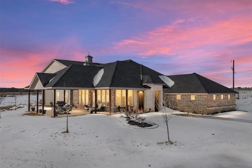 2790 W Farm To Market Road, Valley View, TX, 76272 | Card Image