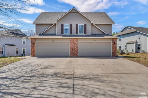 919 N Field Stone Drive, Lawrence, KS, 66049 | Card Image