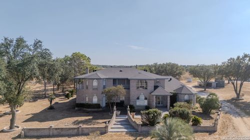 5280 Smith Rd, Von Ormy, TX, 78073-4703 | Card Image