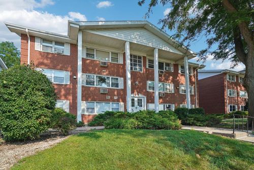 apt-1b-215 Country Club Dr, Lake Geneva, WI, 53147-1944 | Card Image