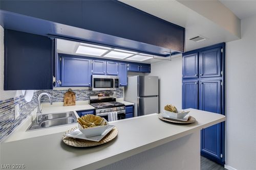 103-810 N Sloan Ln, Las Vegas, NV, 89110-2747 | Card Image