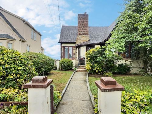 72 Gibson Pl, Yonkers, NY, 10705-4510 | Card Image