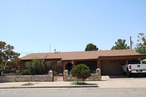 8716 Darlina Dr, El Paso, TX, 79925-4940 | Card Image