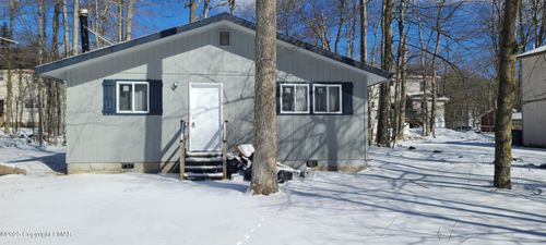 8560 Hillcrest Dr, Tobyhanna, PA, 18466-8147 | Card Image