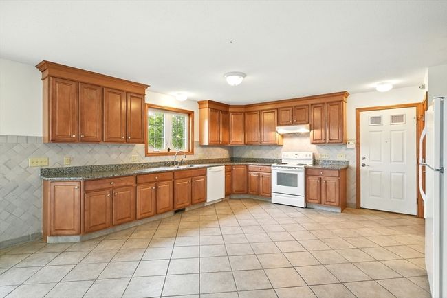 254 Island Pond Rd, House other with 3 bedrooms, 2 bathrooms and 4 parking in Springfield MA | Image 7