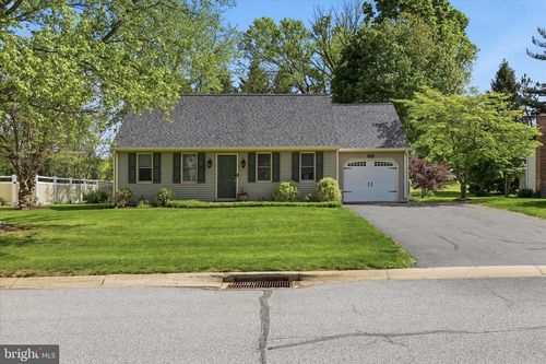 916 Indian Springs Dr, LANCASTER, PA, 17601-6614 | Card Image