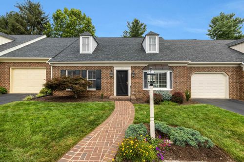 10 Pelham Grn W, Waynesboro, VA, 22980-1561 | Card Image