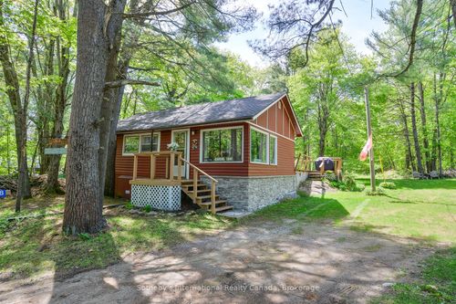 1068 Kahshe Lake Rd S, Kilworthy, ON, P0E1G0 | Card Image