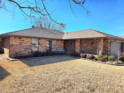 1332 Chimney Hill Rd, Yukon, OK, 73099-3105 | Card Image