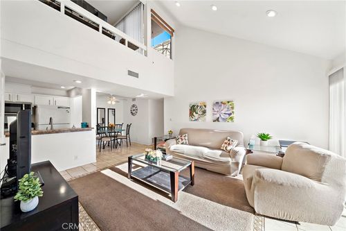 82-25761 Le Parc, Lake Forest, CA, 92630-5922 | Card Image