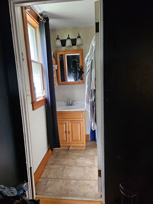 41 Jasper St, House other with 3 bedrooms, 2 bathrooms and null parking in Berlin NH | Image 18