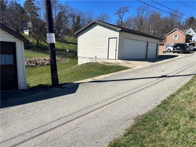 205 Highland Ave, House other with 2 bedrooms, 1 bathrooms and 3 parking in Claysville PA | Image 3