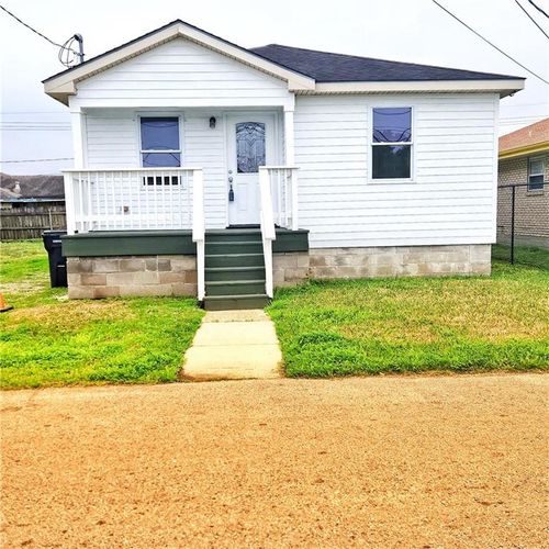 2213 Caluda Ln, Violet, LA, 70092-2954 | Card Image