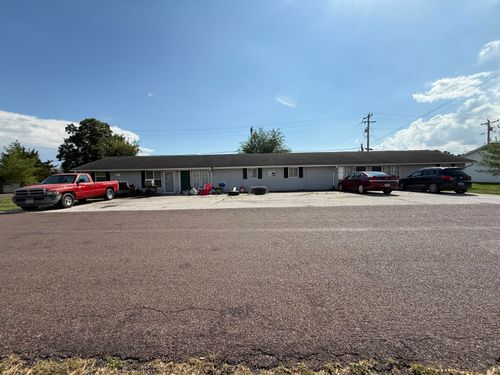 c-700 W Cunningham Dr, COLUMBIA, MO, 65202-8455 | Card Image