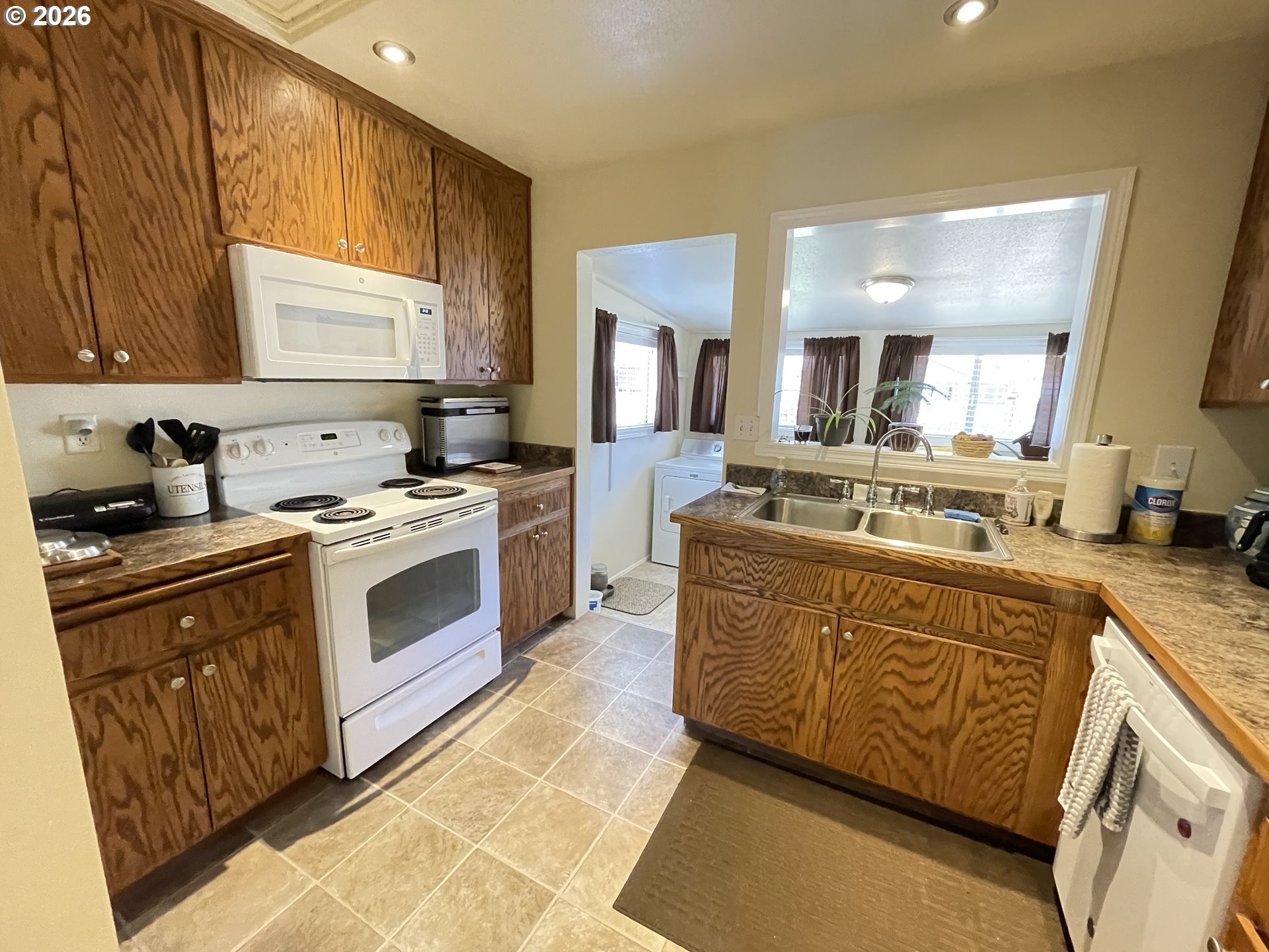 Residential in Oakridge 5