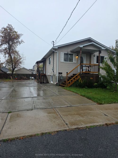 1418 Cumberland St, Cornwall, ON, K6J4K7 | Card Image