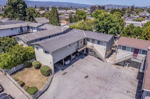 557 Hampshire Ave, Redwood City, CA, 94063-3492 | Card Image