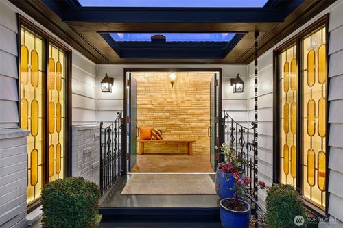 7710 57th Avenue Ne, Seattle, WA, 98115 | Card Image