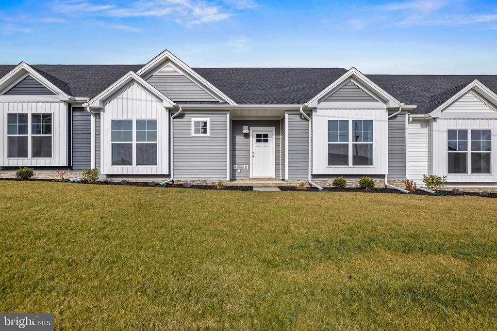 Coastal Dr, Hanover, PA 17331