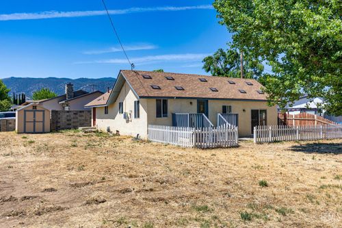 302 W C St, Tehachapi, CA, 93561-2012 | Card Image