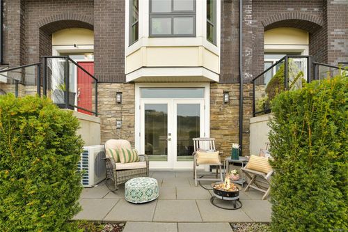 2826 Turnstyle Cres, Victoria, BC, V9B0T8 | Card Image