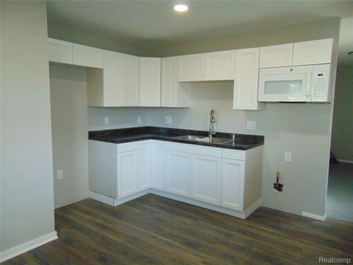 20136 Lakeworth St, Roseville, MI, 48066-1123 | Card Image