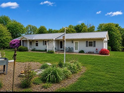305 North Drive, Somerset, OH, 43783 | Card Image