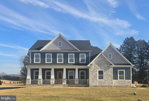9 Mistletoe Ln, HARPERS FERRY, WV, 25425 | Card Image