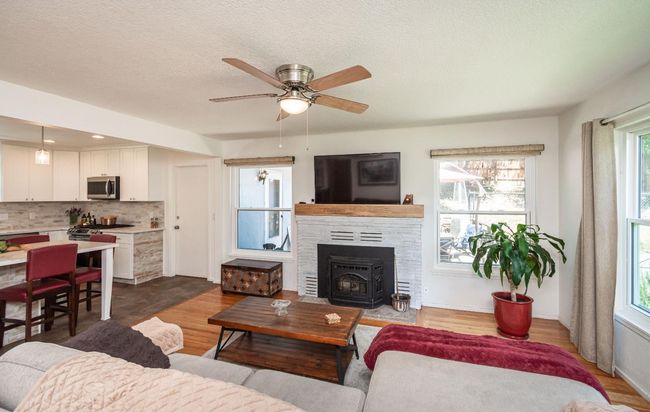 581 Crestview Dr, House other with 4 bedrooms, 1 bathrooms and null parking in Diamond Springs CA | Image 11