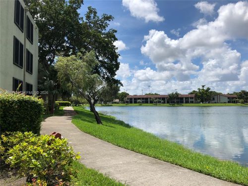 apt-112-210 Lake Pointe Dr, Oakland Park, FL, 33309-3540 | Card Image