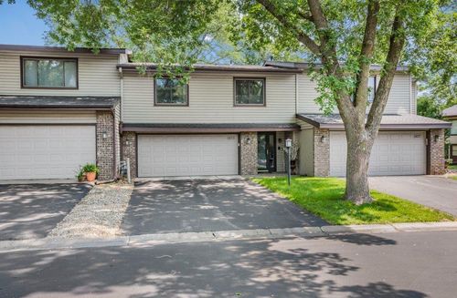 5873 Hyland Courts Dr, Bloomington, MN, 55437-1934 | Card Image