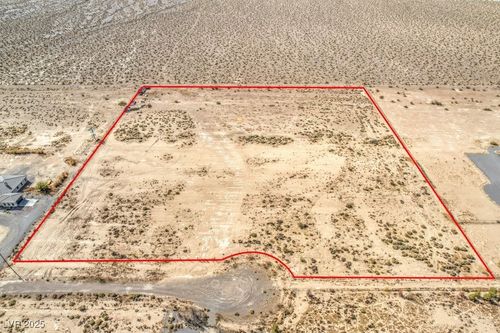 1300 Equestrian Ct, Pahrump, NV, 89048 | Card Image
