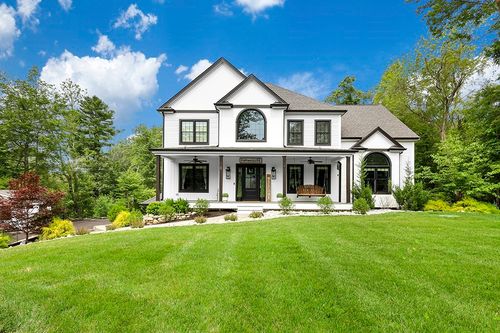 5 Hartford Ave W, Mendon, MA, 01756-1006 | Card Image