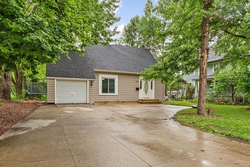 605 N Minnesota Ave, Saint Peter, MN, 56082-2420 | Card Image