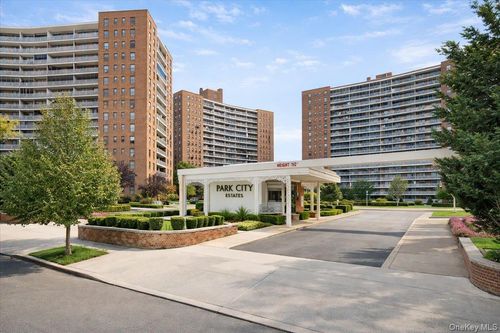 apt-17a-61-55 98th St, Rego Park, NY, 11374-5605 | Card Image