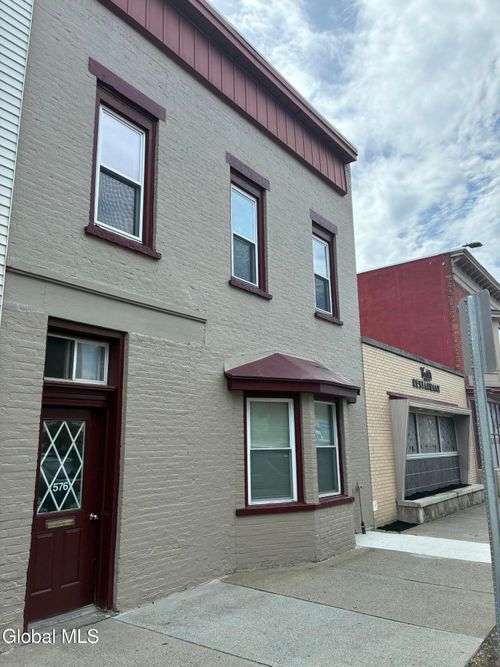 576 2nd Ave, Troy, NY, 12182-2554 | Card Image